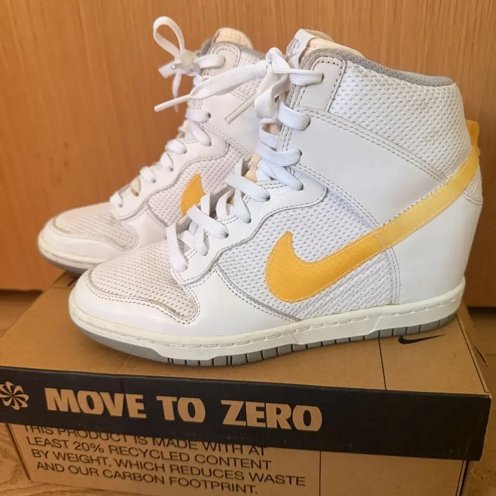 Nike White & yellow ski Hi essential hidden Wedge high-top Sneaker size 6.5